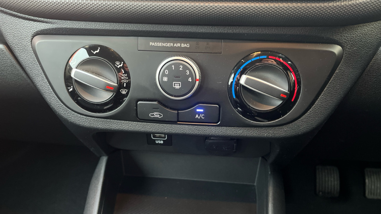 Hyundai i10 1.0 MPi SE Connect 5dr Petrol Hatchback